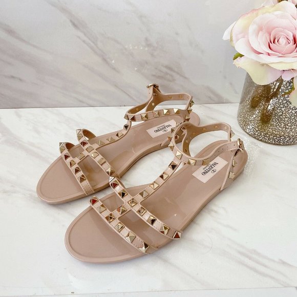 rockstud flat rubber sandals